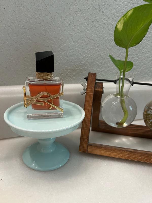 Customer photo for "Berry, floral, and a hint of musk."