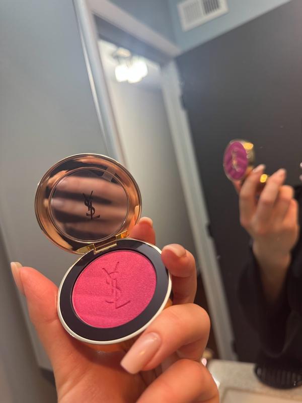 Customer carousel item 3.