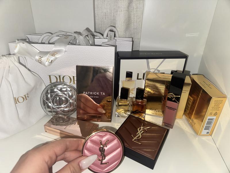 Customer carousel item 1.