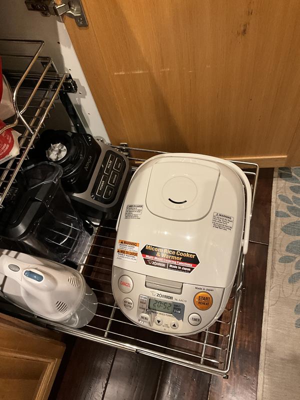 Rice cooker size, fits in cabinet easily