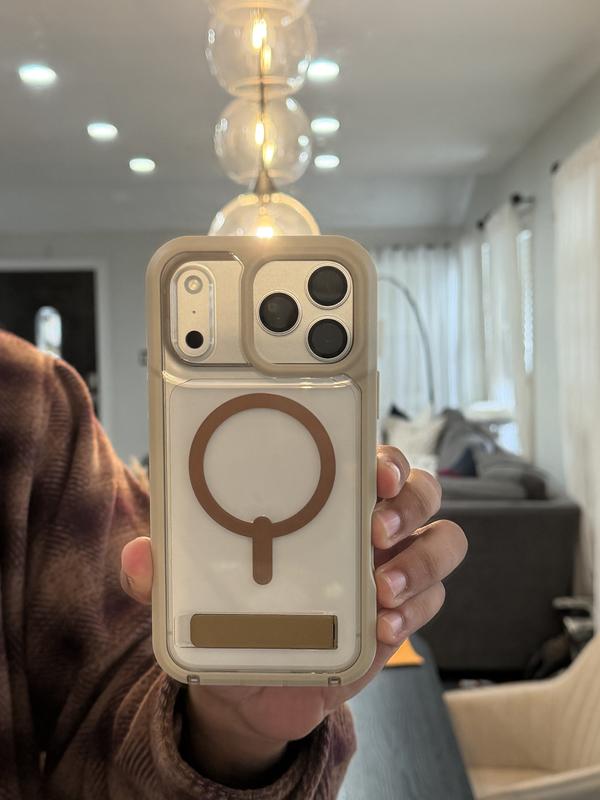 Here’s a photo from when i first got the case and the next photo shows how it looks about two weeks later