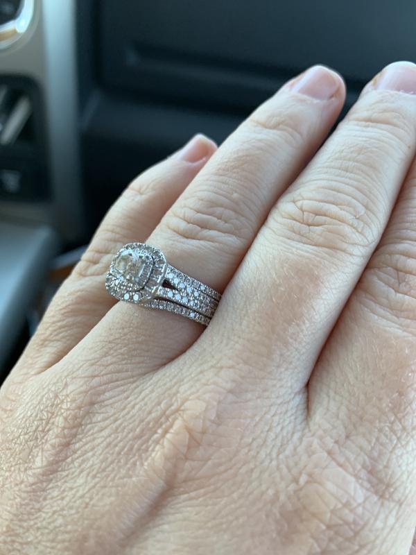 Vera wang engagement on sale ring and wedding band