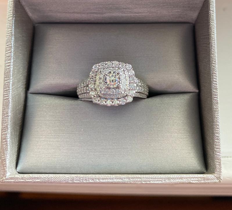 1 CT. T.W. Diamond Double Cushion Frame Vintage-Style
