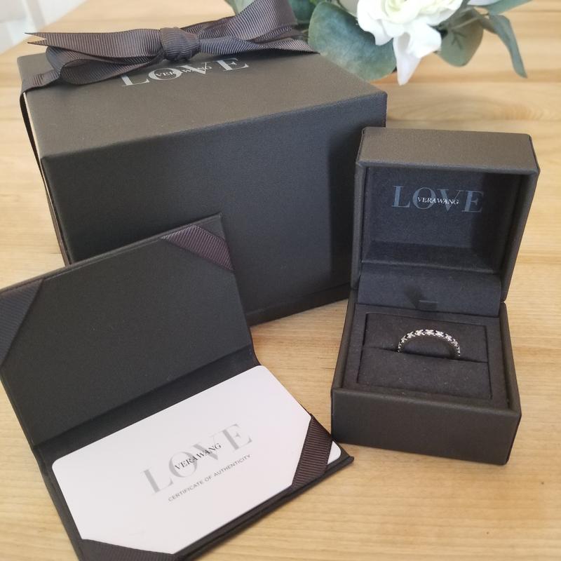 Vera Wang Love Collection 1/8 CT. T.W. Diamond and Blue Vera Wang Love Collection 1/8 CT. T.W. Diamond and Blue