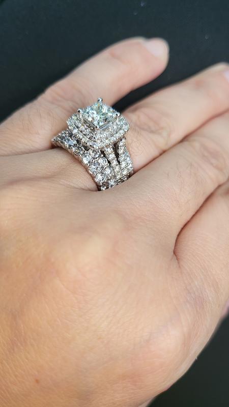 Vera Wang Love Collection 2-1/5 CT. T.W. Princess-Cut Vera Wang Love Collection 2-1/5 CT. T.W. Princess-Cut