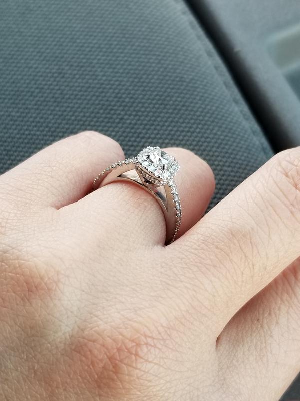 Vera Wang Love Collection 1 CT. T.W. Diamond Frame Bridal