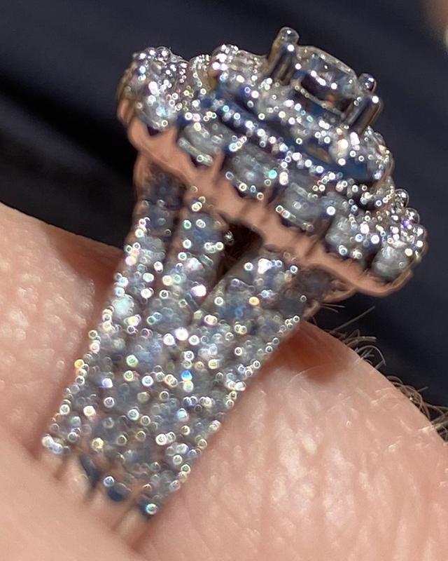 1 CT. T.W. Diamond Double Cushion Frame Vintage-Style