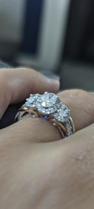 Vera Wang Love Collection 1 CT. T.W. Oval Diamond Three