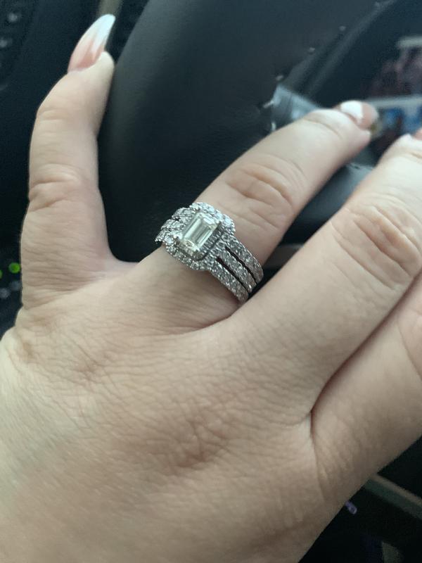 Zales vera wang on sale emerald cut