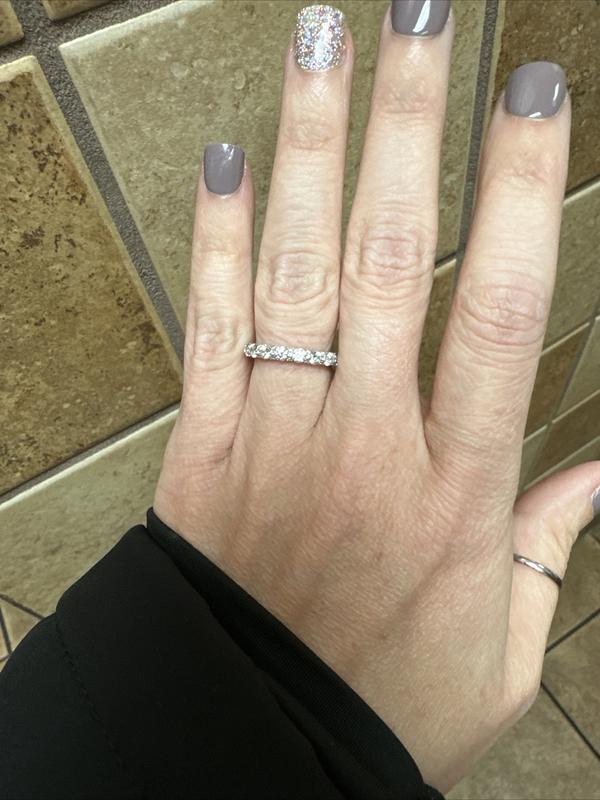 Vera Wang Love Collection 1-1/5 CT. T.W. Diamond Band in 14K Vera Wang Love Collection 1-1/5 CT. T.W. Diamond Band in 14K