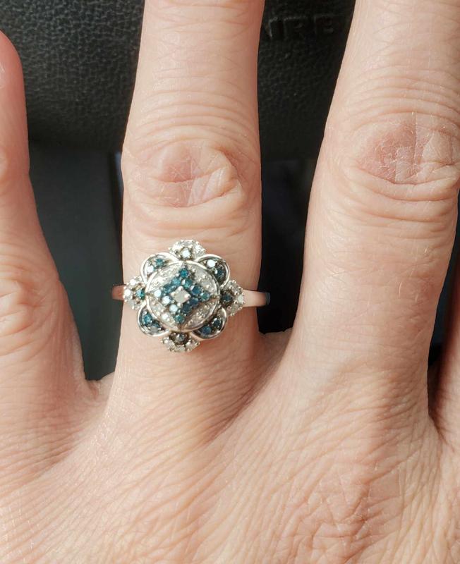 1/4 CT. T.W. Enhanced Blue and White Diamond Vintage-Style