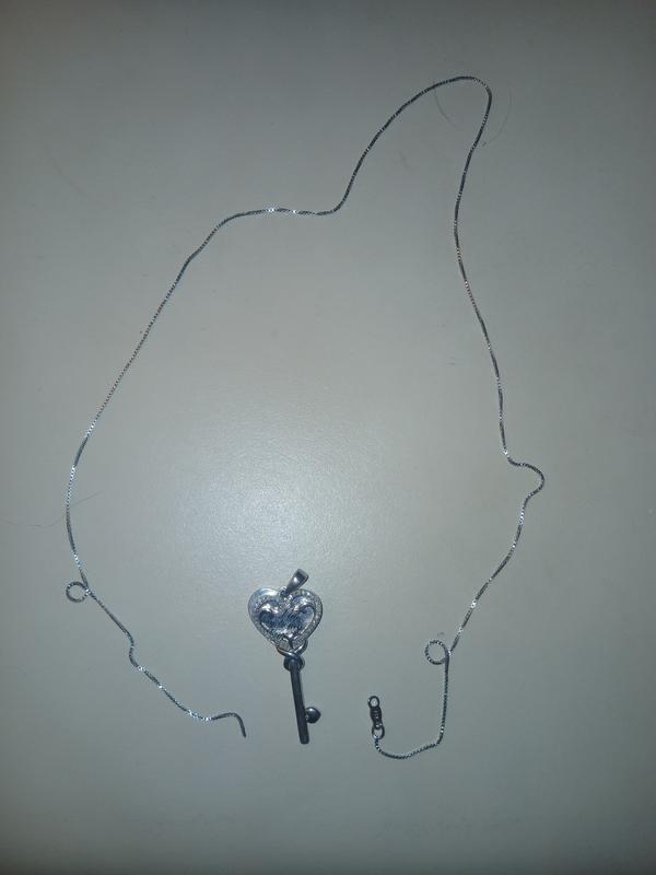1/8 CT. T.W. Diamond Love Message Disc and Heart-Top Key 1/8 CT. T.W. Diamond Love Message Disc and Heart-Top Key