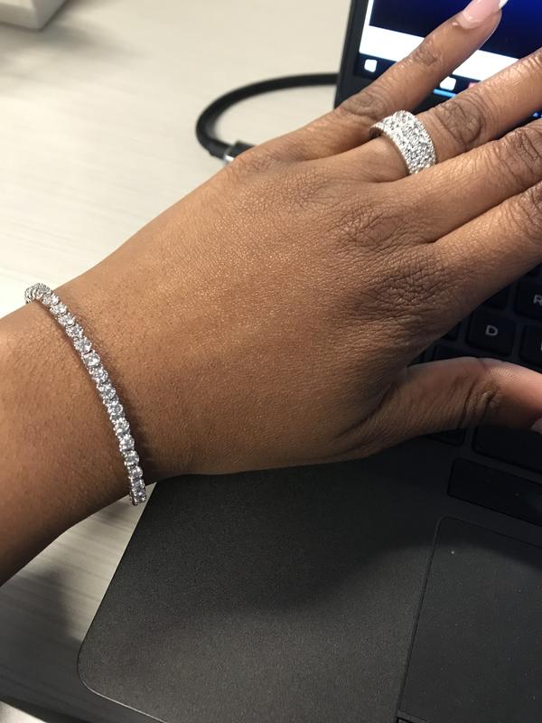 4.5 Carat Diamond Tennis Bracelet set in White Gold