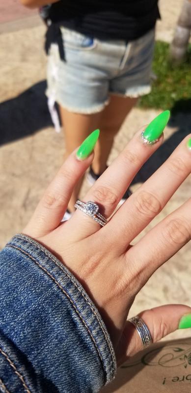 Vera Wang Love Collection 1 CT. T.W. Diamond Frame Bridal