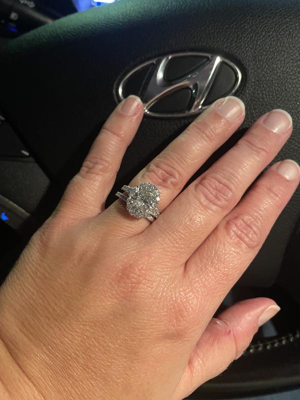 Vera Wang Love Collection 3 CT. T.W. Oval Certified Lab