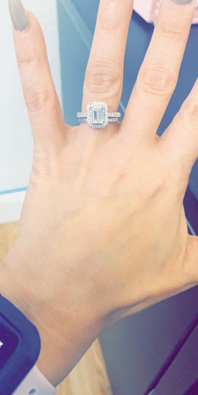 Vera wang hot sale emerald cut