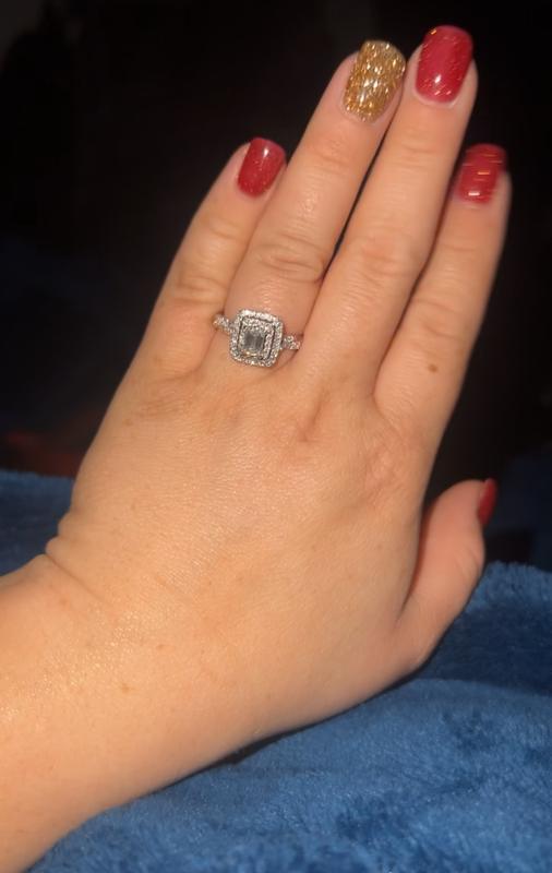 Vera Wang Love Collection 1 CT. T.W. Emerald-Cut Diamond