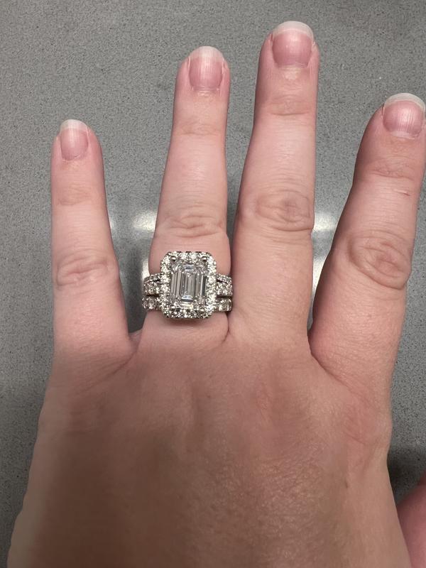 4 CT. T.W. Emerald-Cut Certified Lab-Grown Diamond Frame