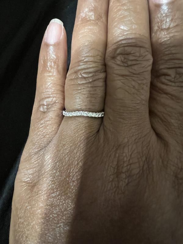 1/3 CT. T.W. Diamond Vintage-Style Contour Anniversary Band 1/3 CT. T.W. Diamond Vintage-Style Contour Anniversary Band