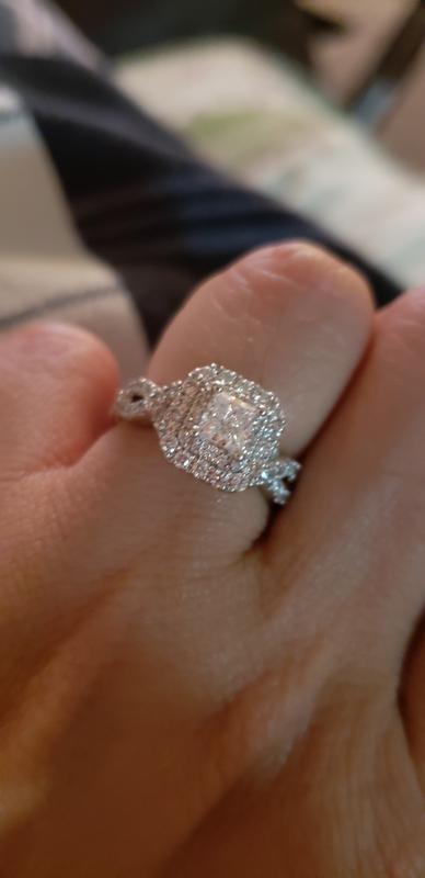 Vera wang twist online engagement ring