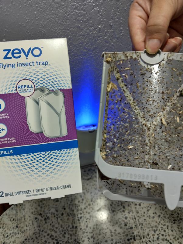 Zevo Flying Insect Trap, Fly Trap (1 Plug-In Base + 1 Cartridge )