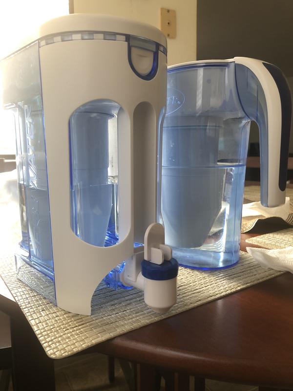 ZeroWater 12 Cup Ready-Read Pitcher - ZP-012-RR-2 | Blain's Farm & Fleet