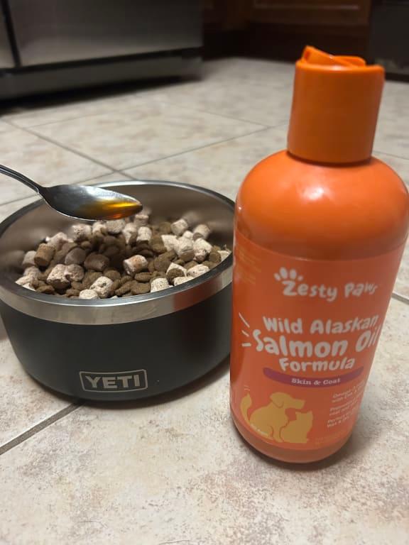 Zesty Paws Wild Alaskan Salmon Oil Formula for Dogs 32 fl. oz. Petco