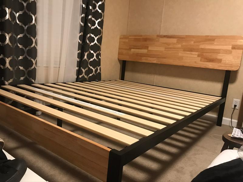 Olivia Metal And Wood Platform Bed, How Much Weight Can A Wood Bed Frame Hold In Minecraft