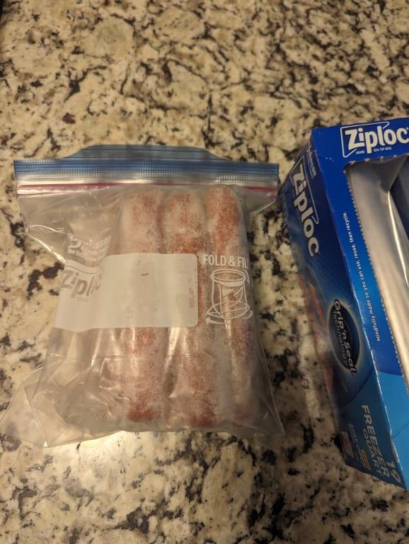 Ziploc® Brand Freezer Bags with New Stay Open Design, Quart, 25