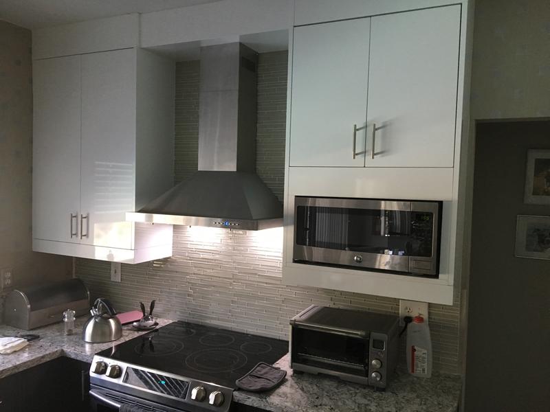 Range Hood Mounting Height (Complete Guide)