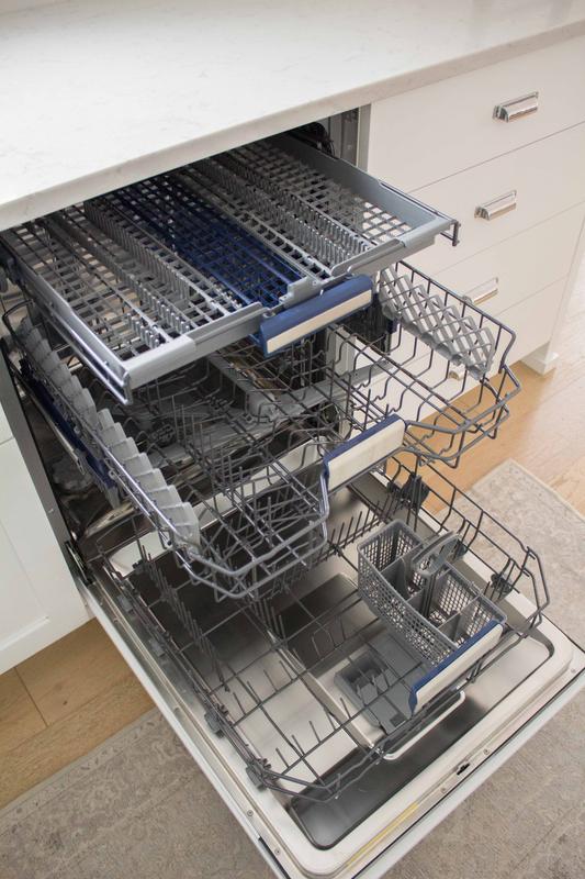 ZLINE 24 Tallac Series 3rd Rack Dishwasher in DuraSnow with Stainless Steel Tub, 51dBa (DWV-SN-24)