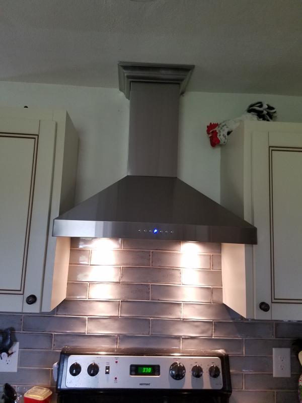 ZLINE Ducted Vent Wall Mount Range Hood in Stainless Steel with Built-in  ZLINE CrownSound Bluetooth Speakers (KL3CRN-BT)