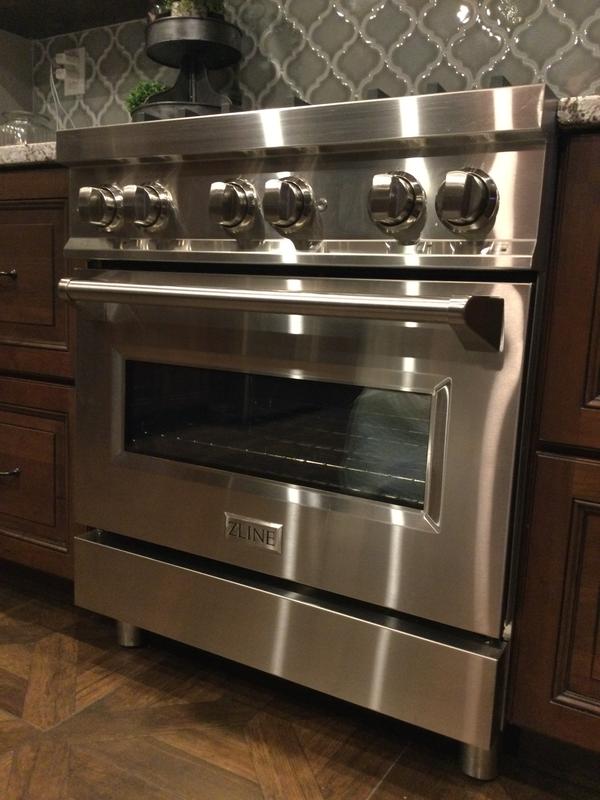 ZLINE 30 Induction Range in Stainless Steel with a White Matte Door (R -  HouseTie