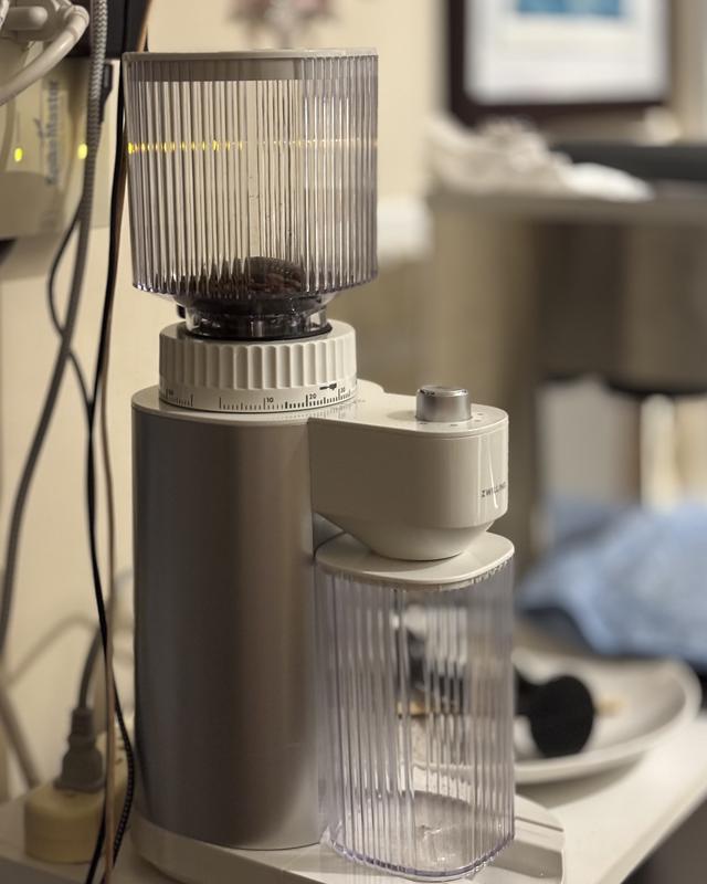 The grinder on my little caffe stand! :P