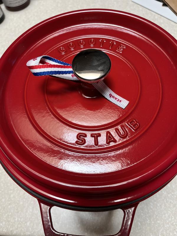 Unboxing a (huge) Staub Cast Iron Enamel Cocotte (with One Pot Dutch Oven  Baked Pasta) 