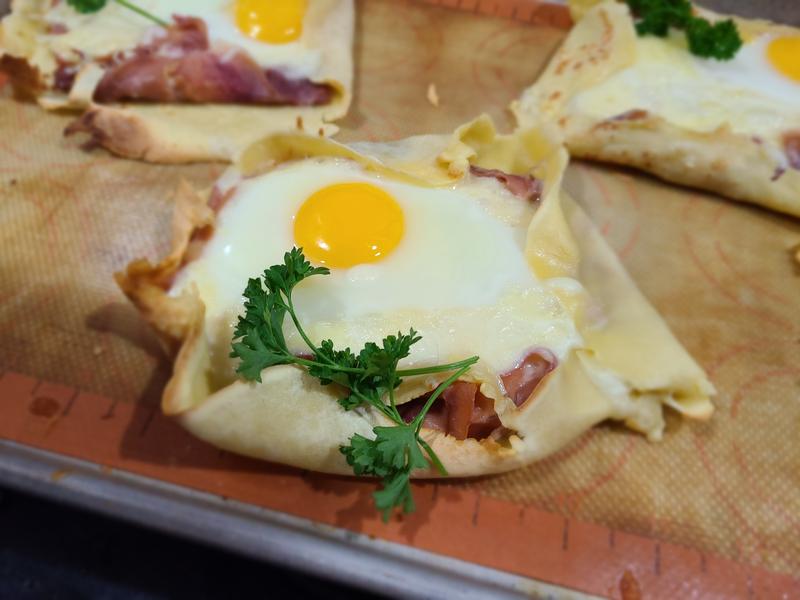 Staub 11Inch Crepe Pan with Spreader and Spatula Bed Bath and Beyond Canada