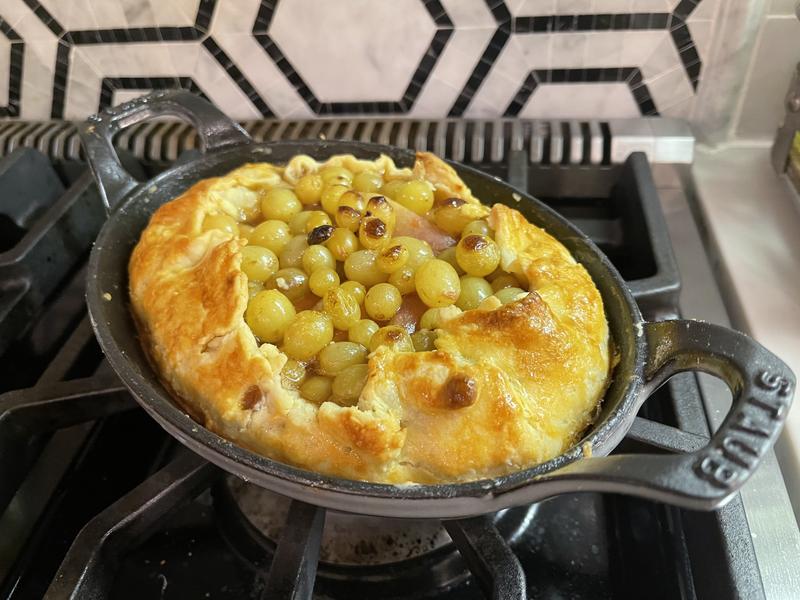 Staub Cast Iron Oval Roasting Dish Staub Cast Iron Mini Oval Dish