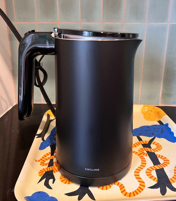 After one week of use, the lid snapped & broke