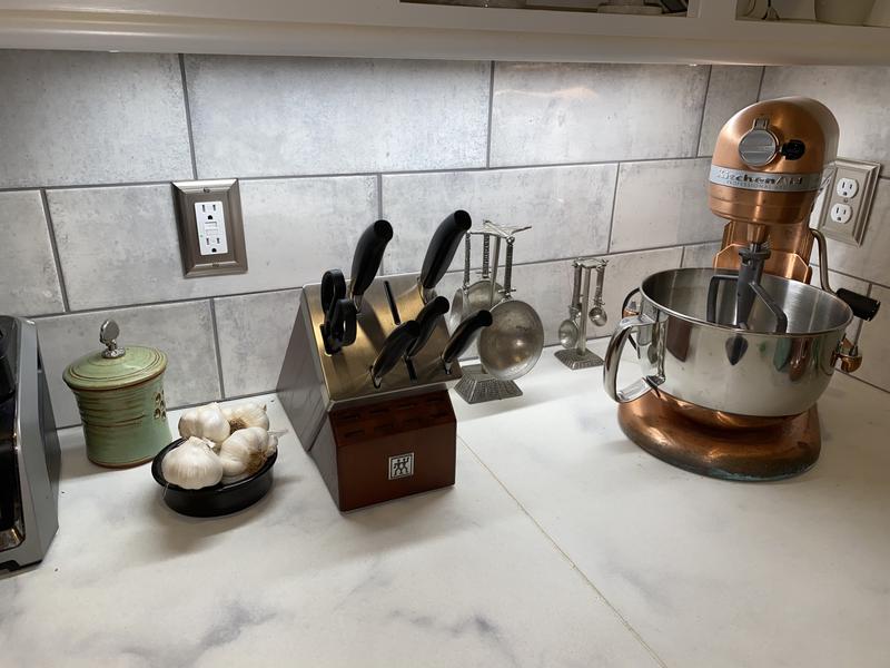 Great looking 7-PC knife block set