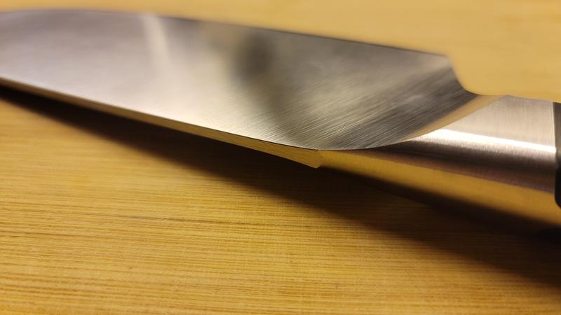 Highlights of the other sharp edges.