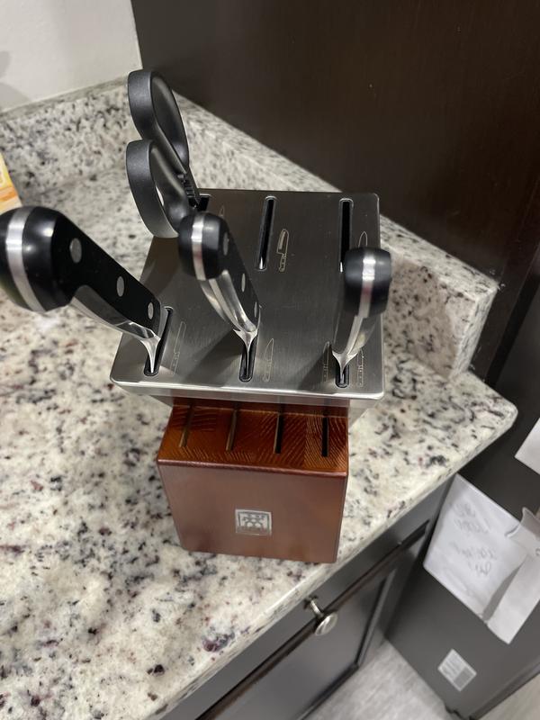 Shelf sharpening block