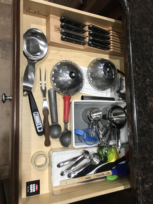 Zwilling in-drawer knife block with 8 steak knives.