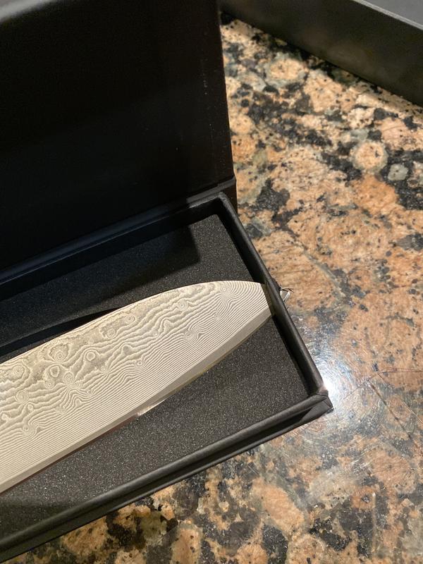 how i received the knife. a bit sketchy. it wasn’t seated in the foam properly.