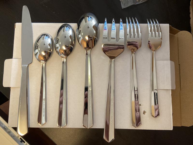 Back/bottom of the flatware/serving set