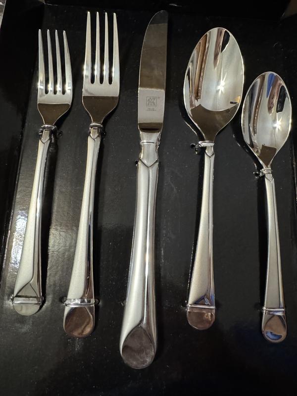 A place setting of the Zwilling Provence flatware