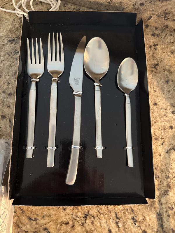 Review Thumbnail Image 0 383982583