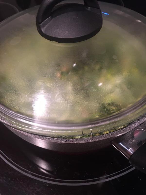 The lid of the deformed cookware does not fit anymore.