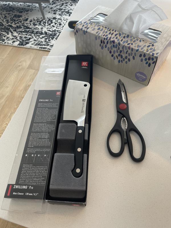 Similar size to a Kitchen scissors!