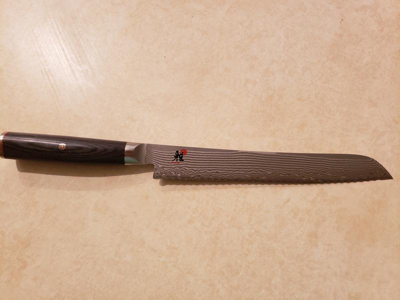 Bread knife